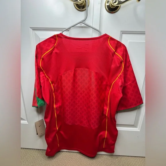 Nike Portugal 2004 Reissue Soccer Jersey BRAND NEW w/Tags (Men’s Size Large) - Picture 2 of 6